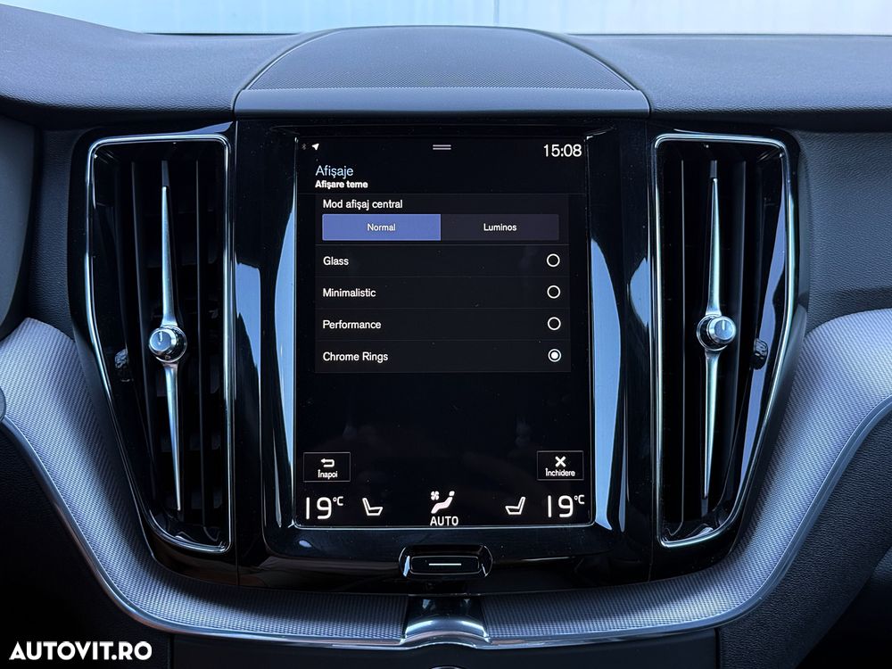 Volvo XC 60 B4 MHEV AWD R-Design - 35