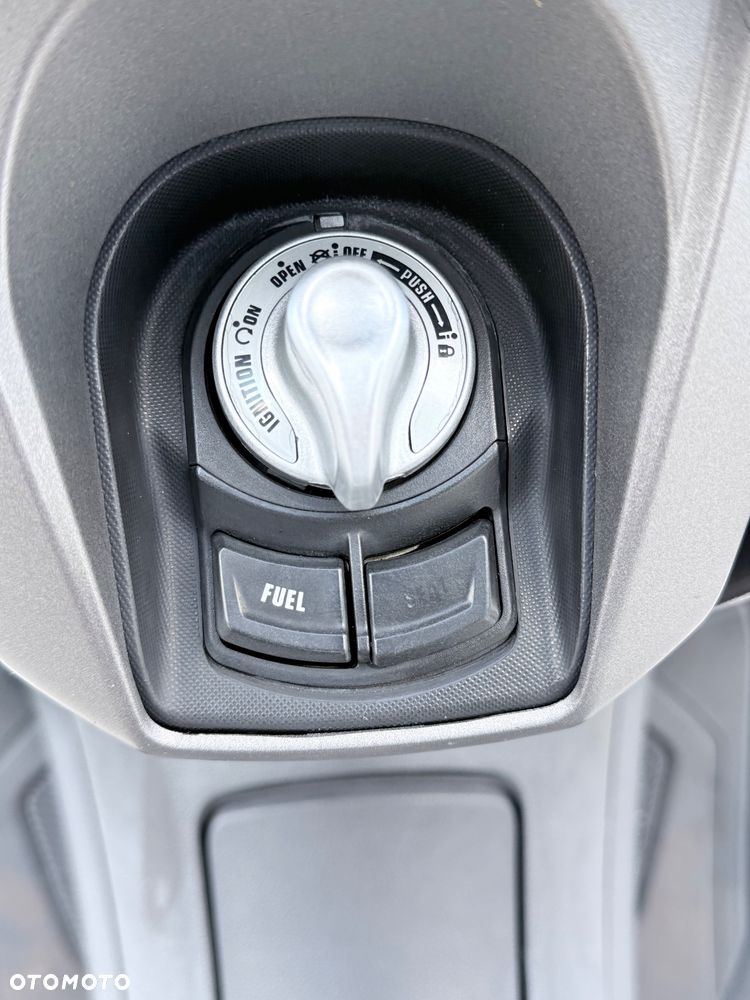 Yamaha NMAX - 10