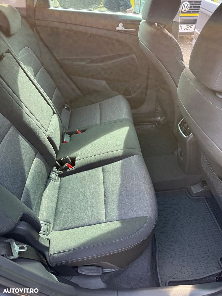 Hyundai Tucson 2.0 CRDI 4WD 6MT Premium - 12