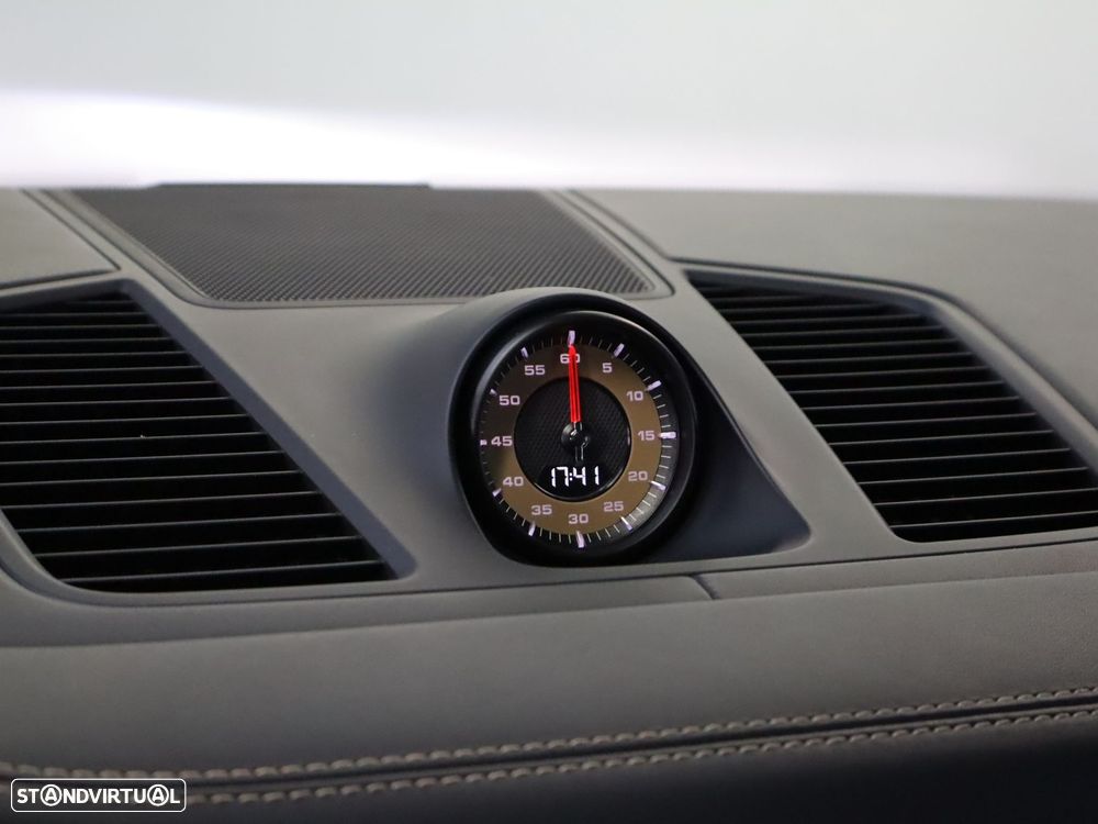 Porsche Cayenne Platinum Edition - 17