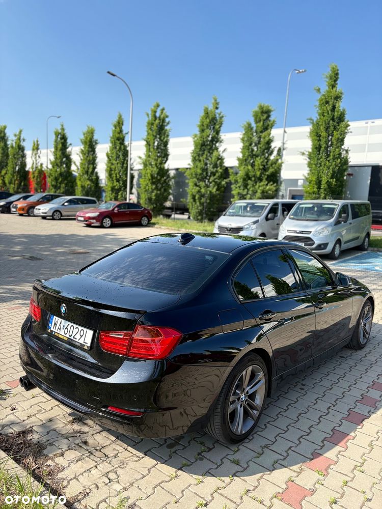 BMW Seria 3 328i Sport Line - 20