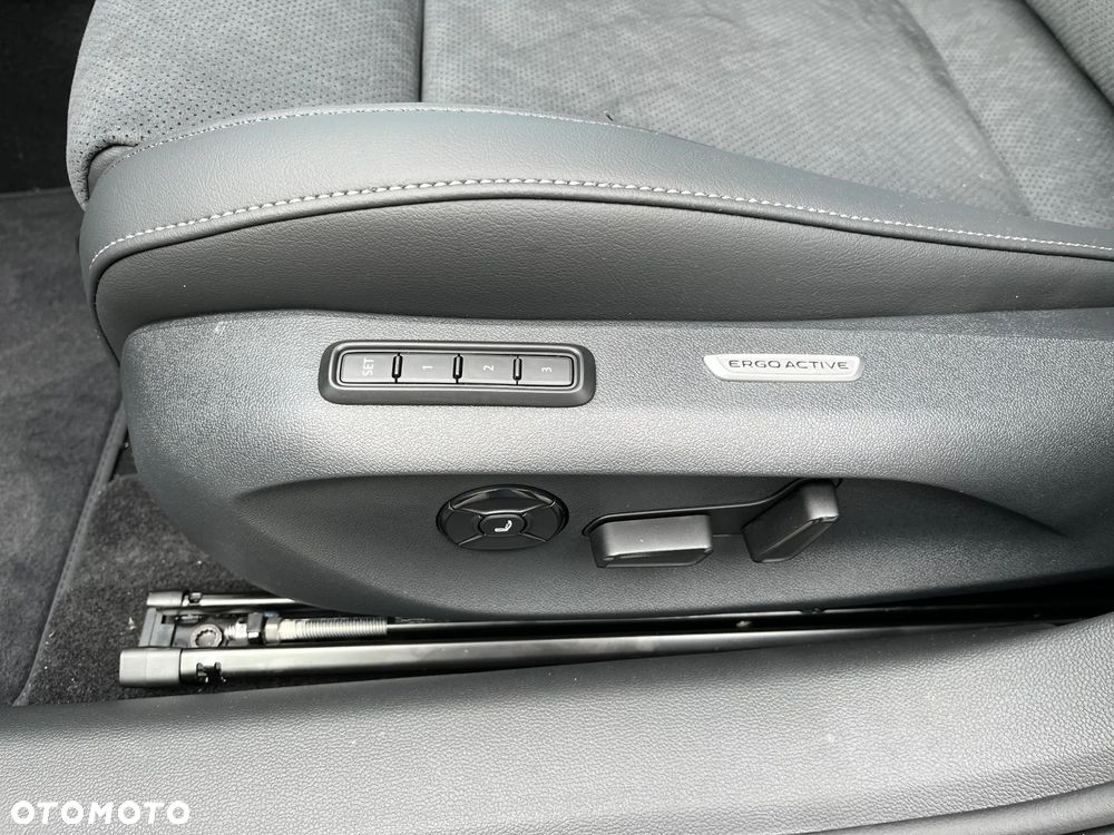 Volkswagen Passat - 29