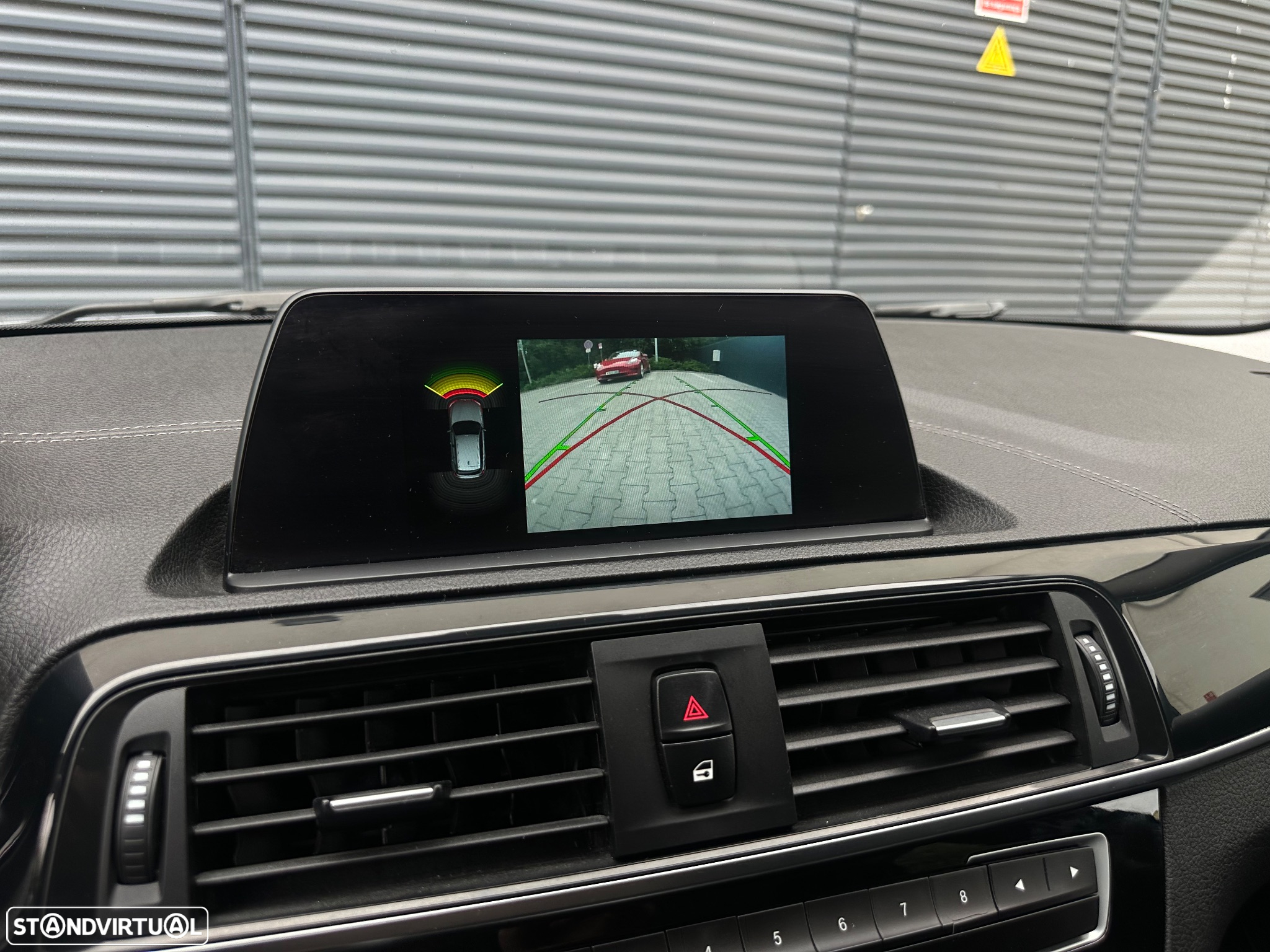 BMW 118 i Aut. Advantage - 17