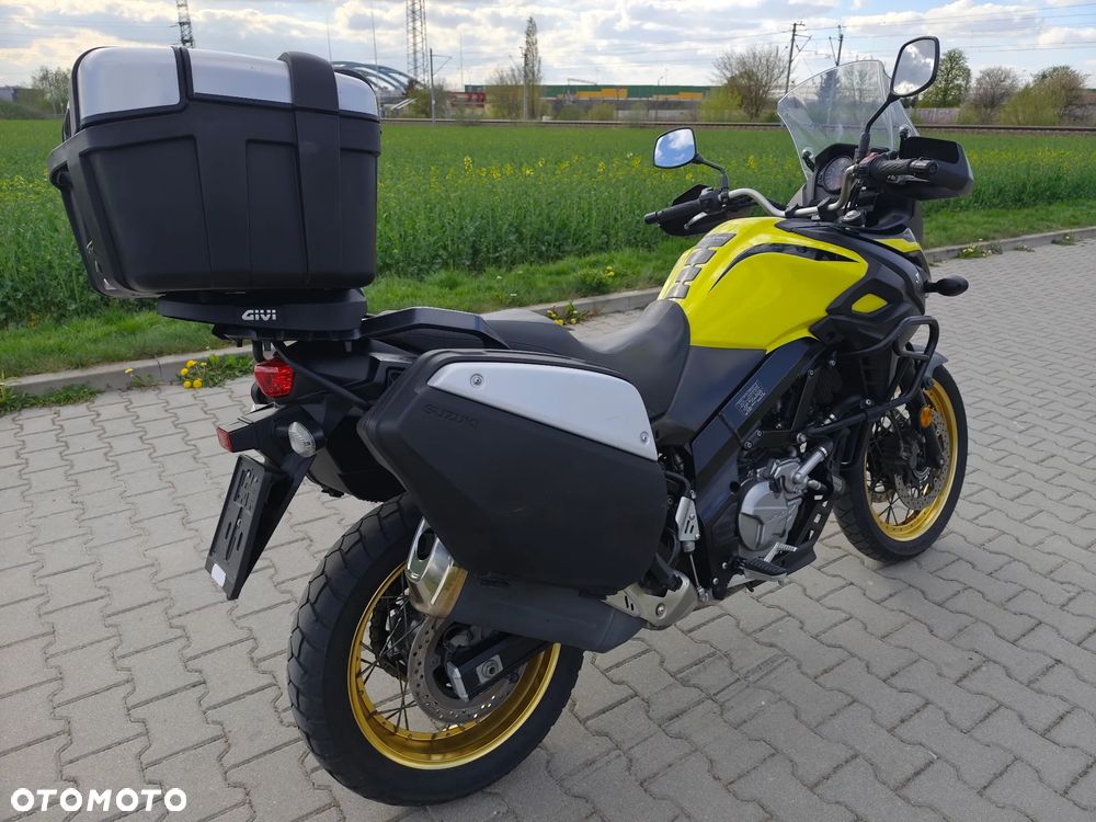 Suzuki V-STROM - 4