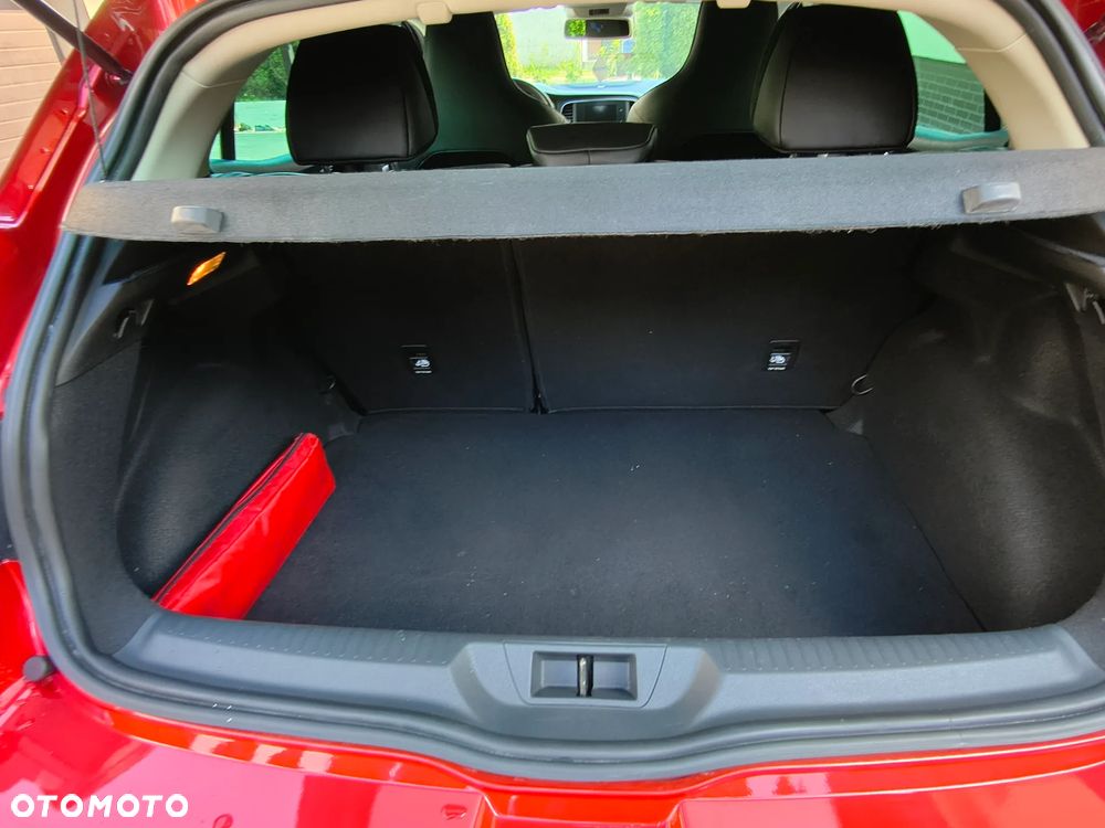 Renault Megane ENERGY TCe 205 EDC GT - 25