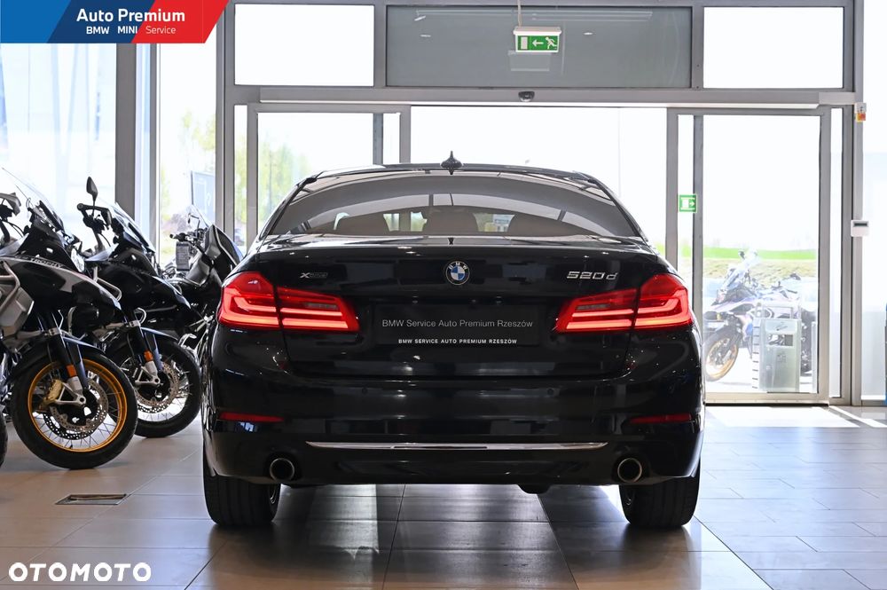 BMW Seria 5 520d xDrive - 18