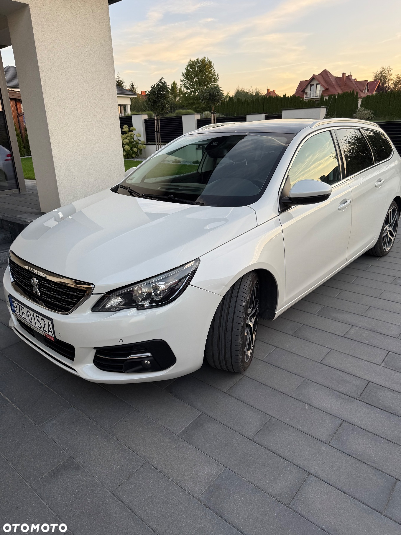 Peugeot 308 SW 1.6 BlueHDi Allure S&S EAT6 - 4