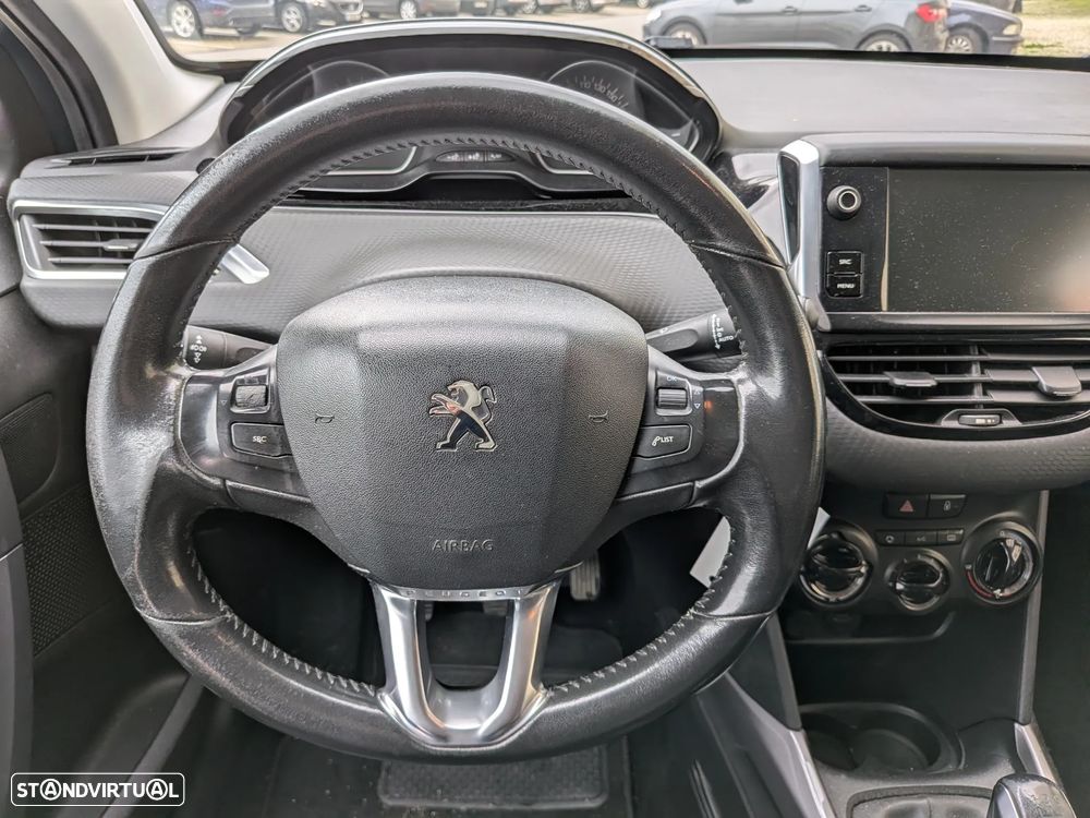 Peugeot 2008 1.2 PureTech Style - 8