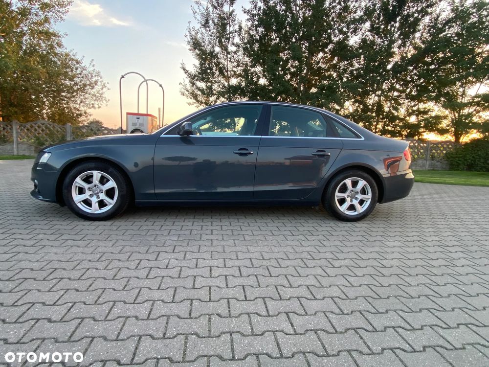 Audi A4 Limousine - 16