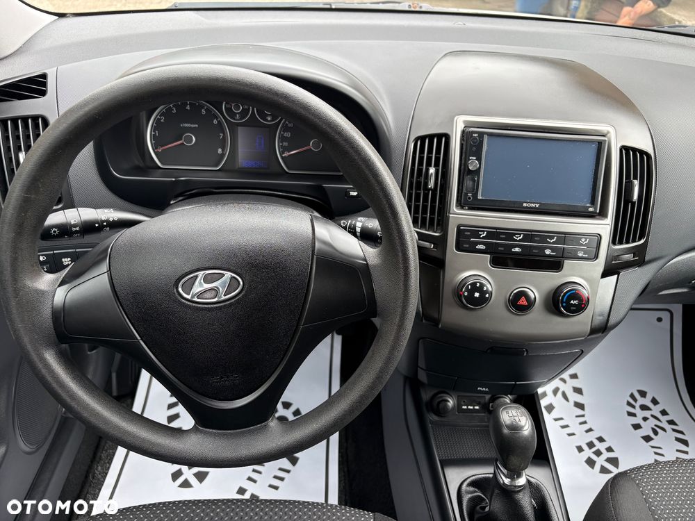Hyundai i30 1.4 Classic + - 16