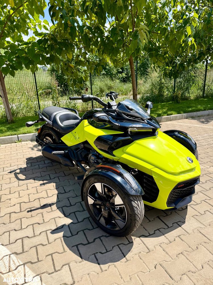 Can-Am Spyder - 1
