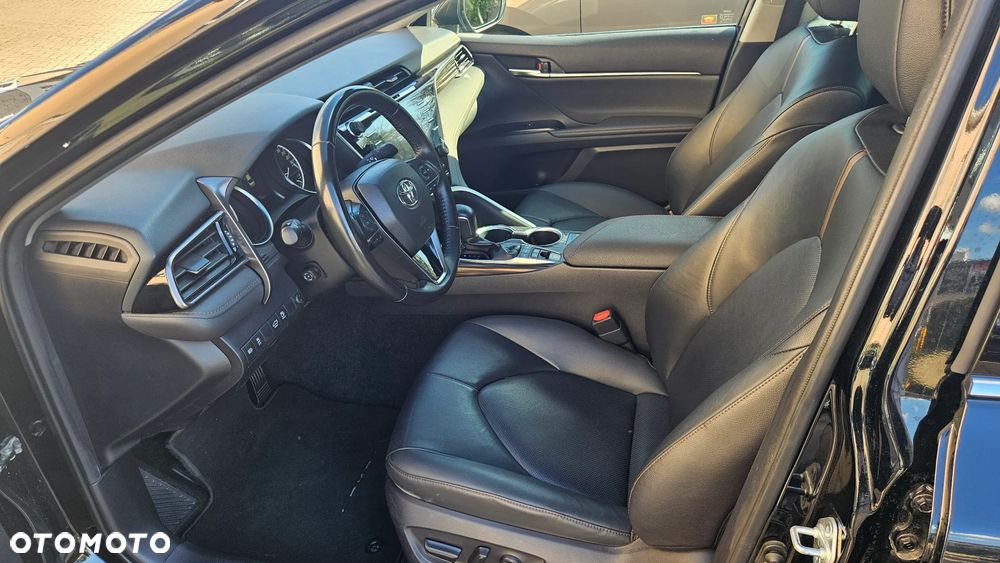 Toyota Camry 2.5 Hybrid Executive CVT - 8