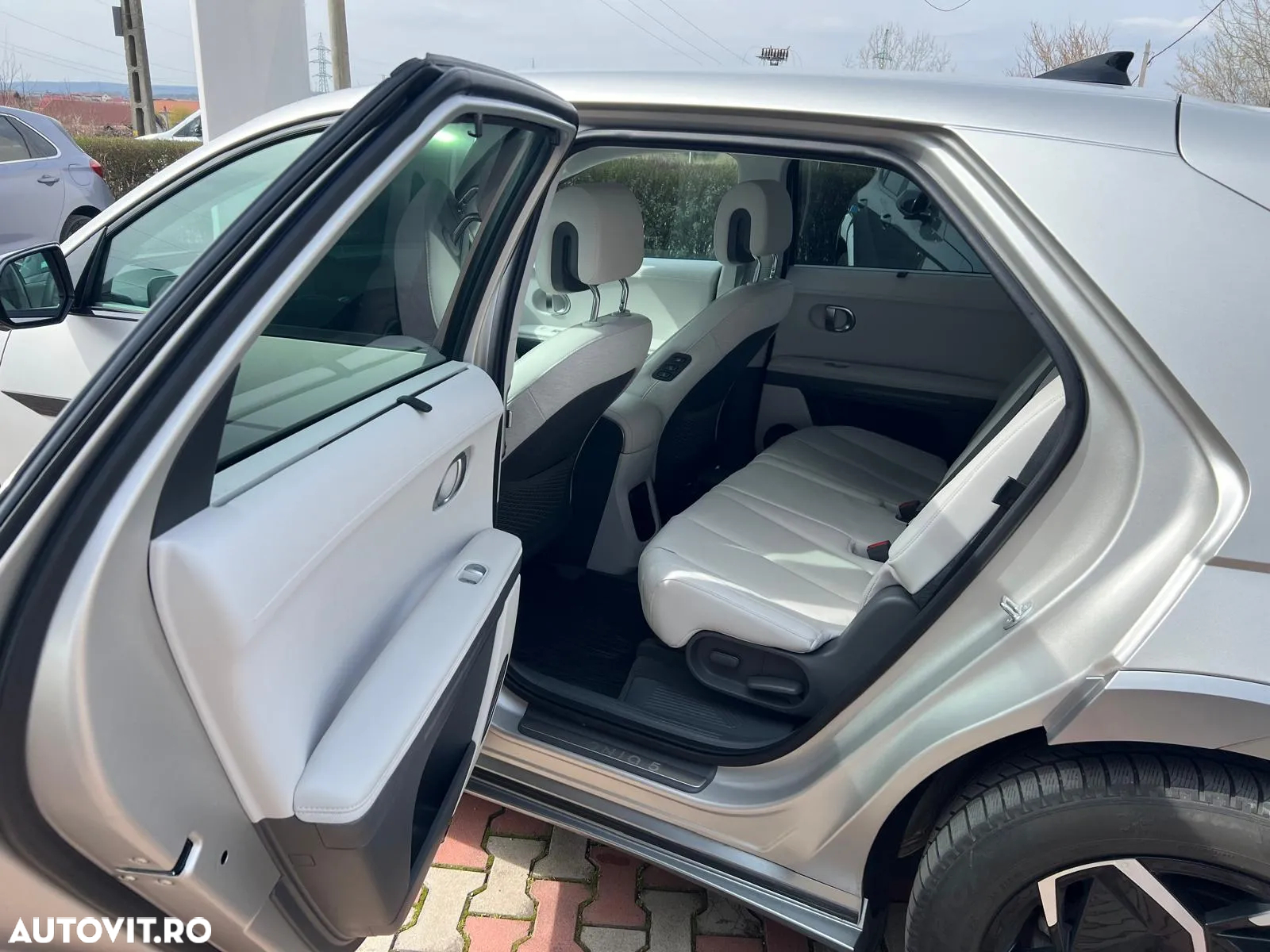Hyundai IONIQ 5 325 CP 77 kWh 4WD Luxury - 8