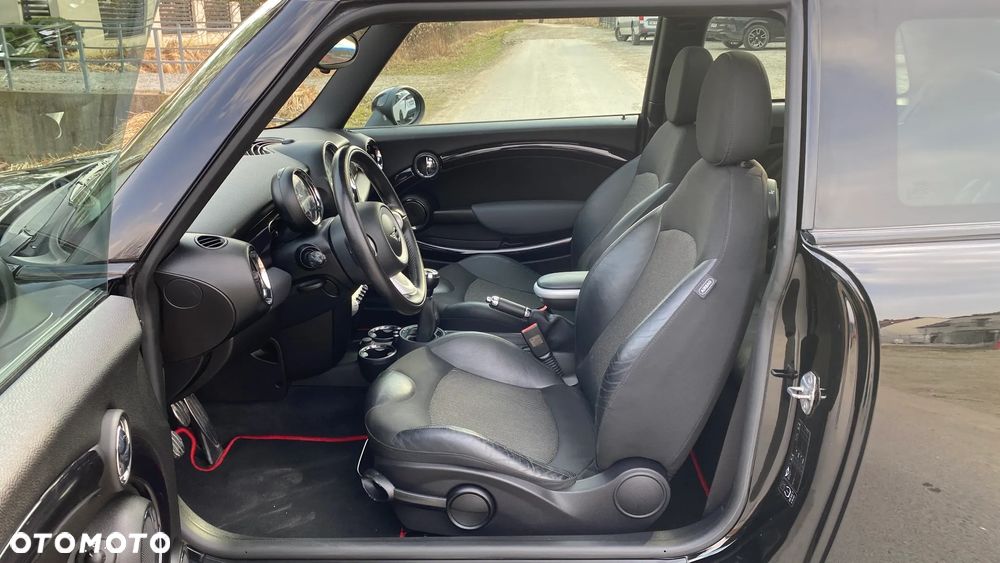 MINI John Cooper Works - 13