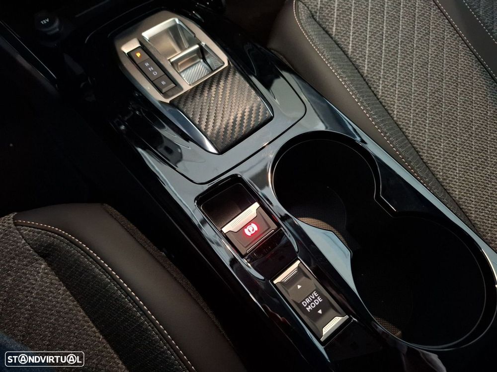 Peugeot e-208 51 kWh Allure — fotografia 16
