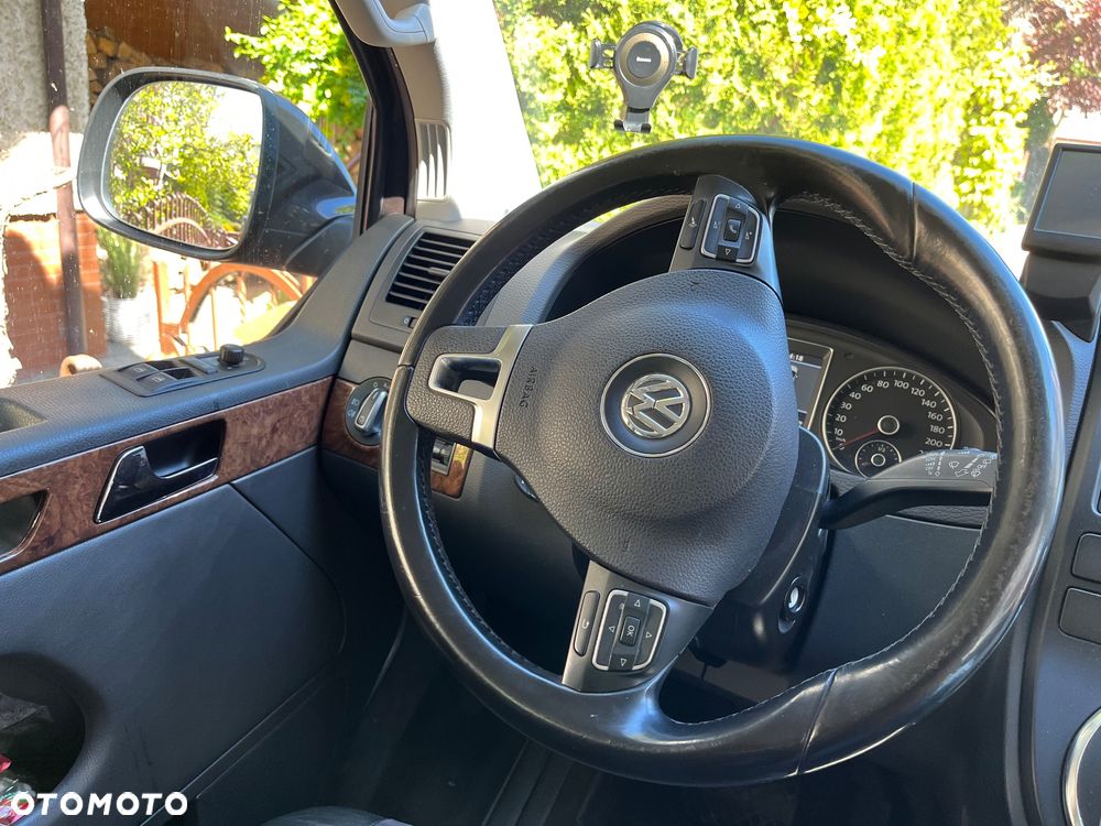 Volkswagen Multivan - 12