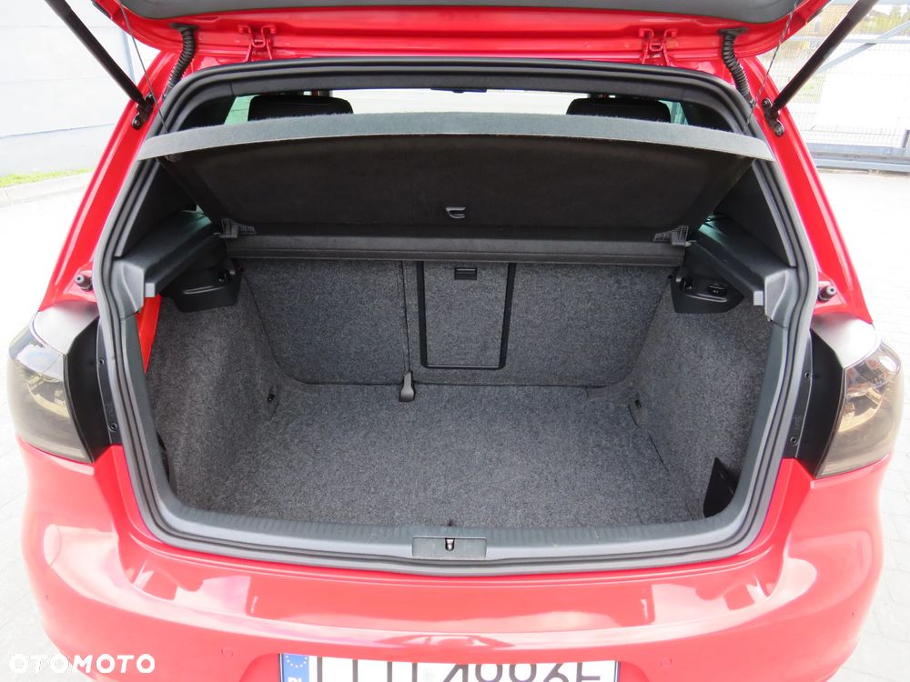 Volkswagen Golf - 28