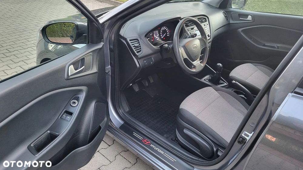 Hyundai i20 - 13