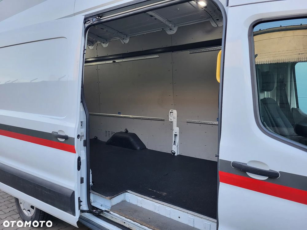 Ford Transit - 13