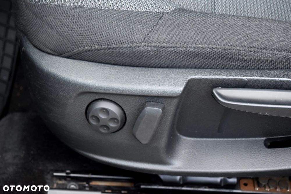 Volkswagen Passat - 18