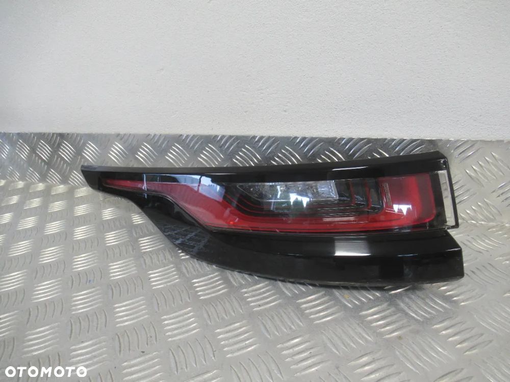 LAMPA TYLNA TYŁ LEWA RANGE ROVER VELAR LED 2017- - 2
