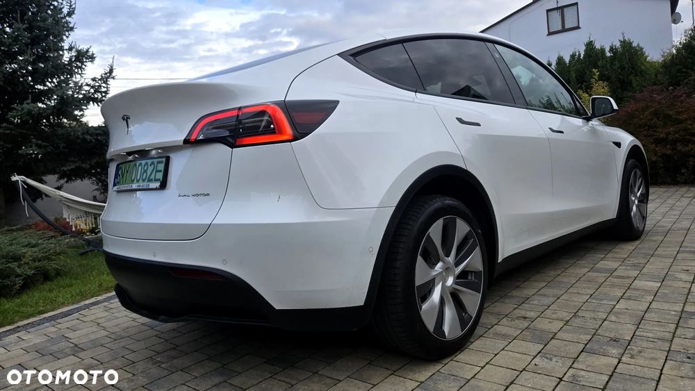 Tesla Model Y Long Range Dual Motor AWD - 17