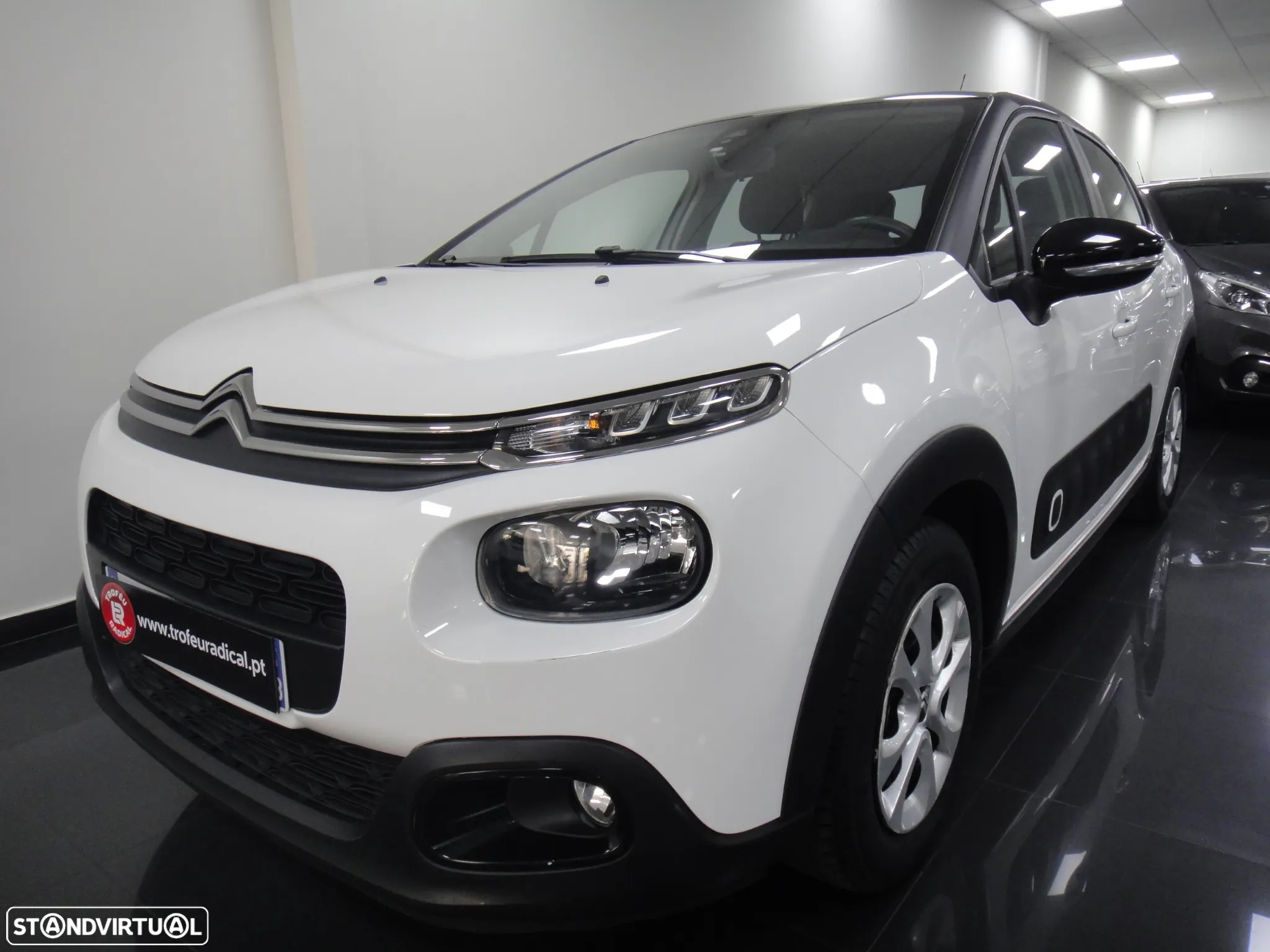 Citroën C3 1.2 PureTech Shine - 4