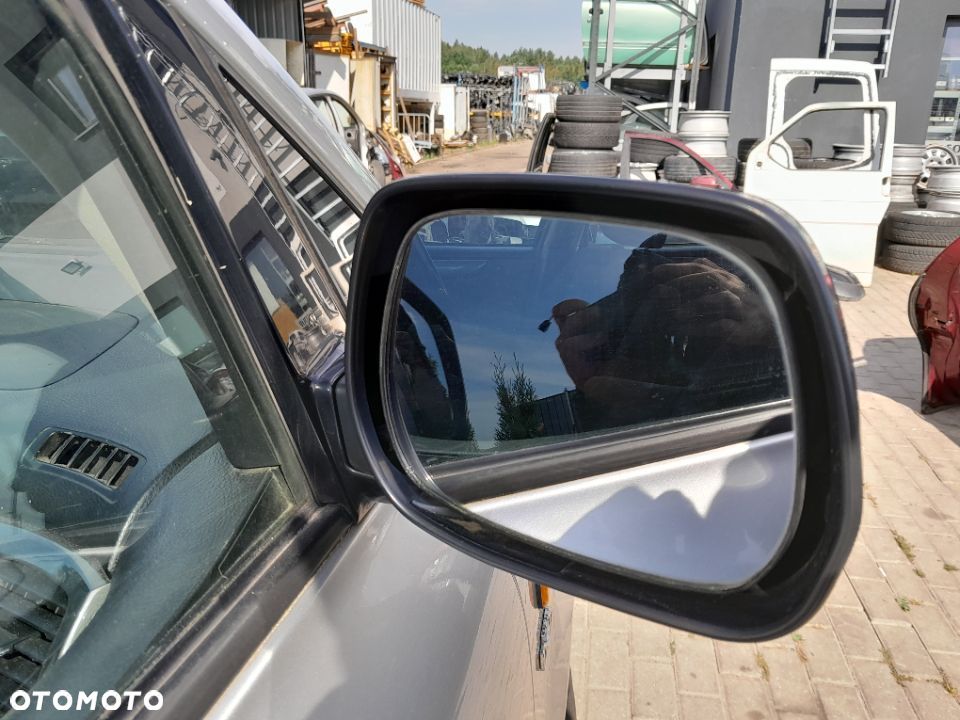 Lusterko Prawe Toyota Avensis Verso - 3