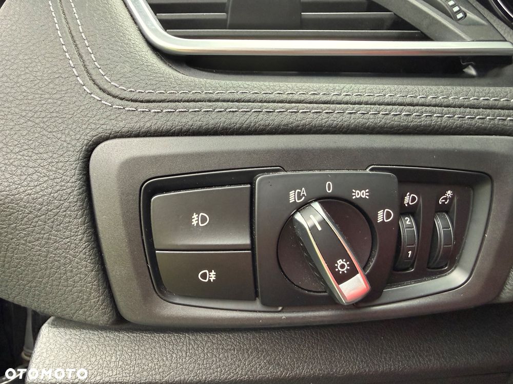 BMW Seria 2 220d Sport-Aut M Sport - 31