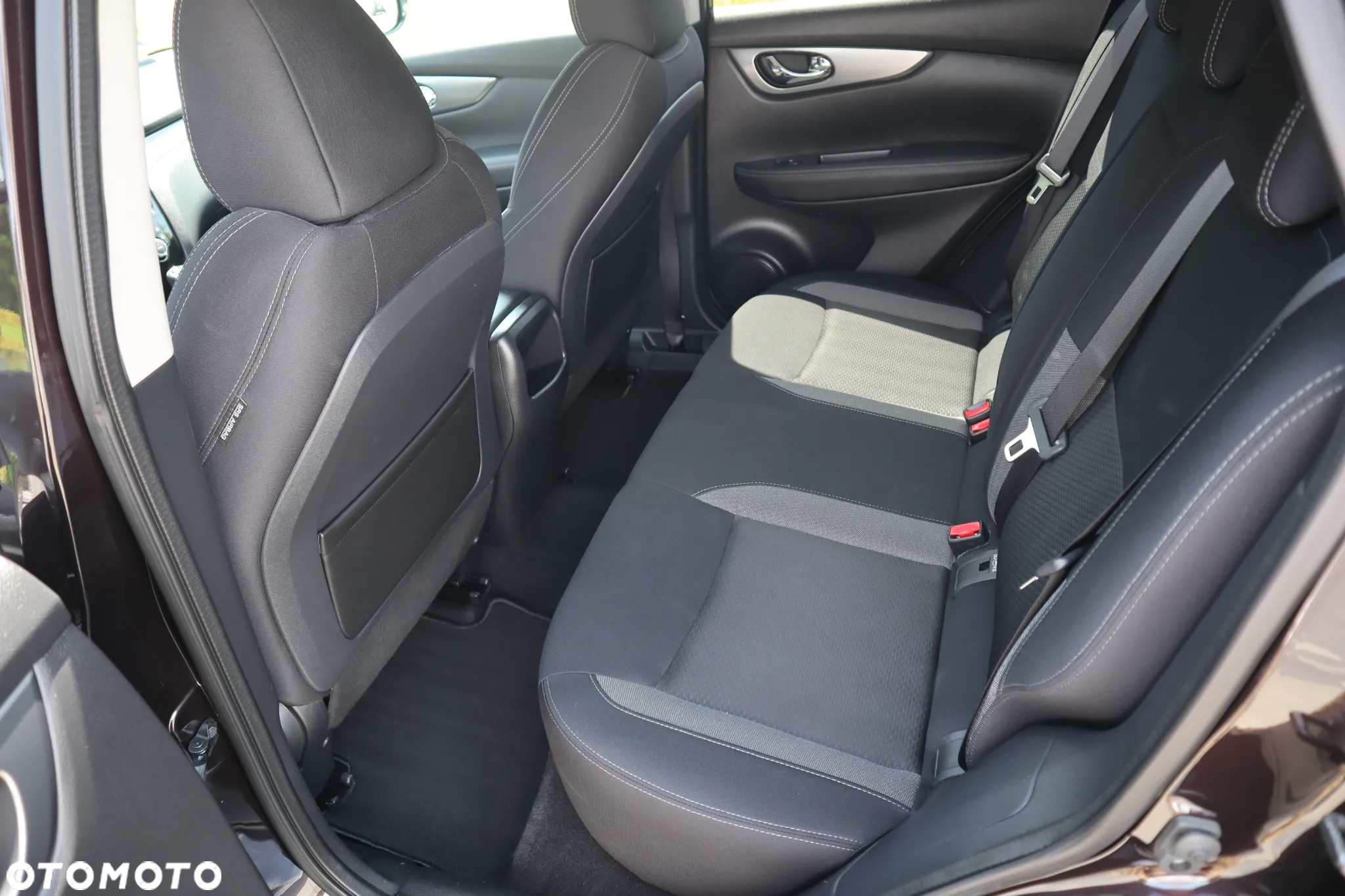 Nissan Qashqai 1.3 DIG-T N-Connecta DCT - 11