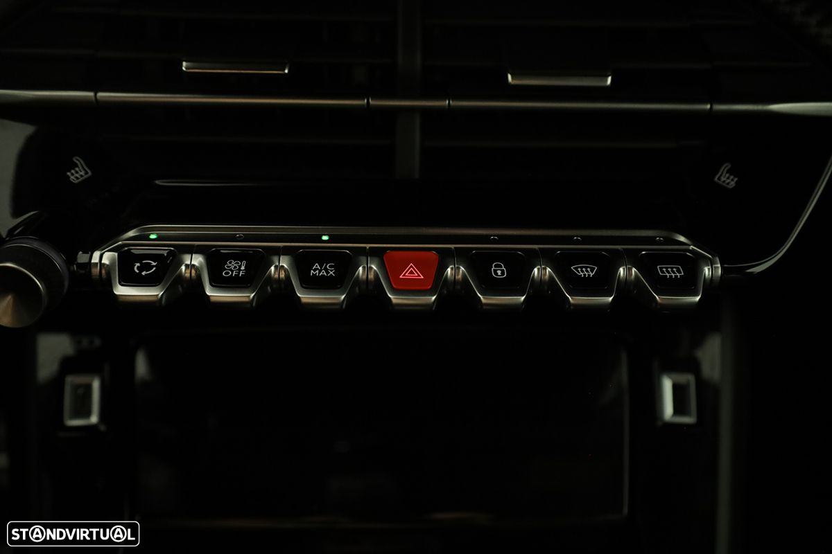Peugeot e-2008 50 kWh GT - 14