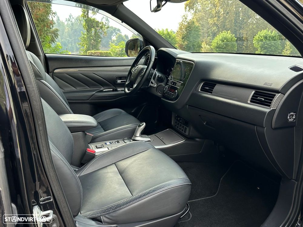 Mitsubishi Outlander 2.0 PHEV Intense - 23