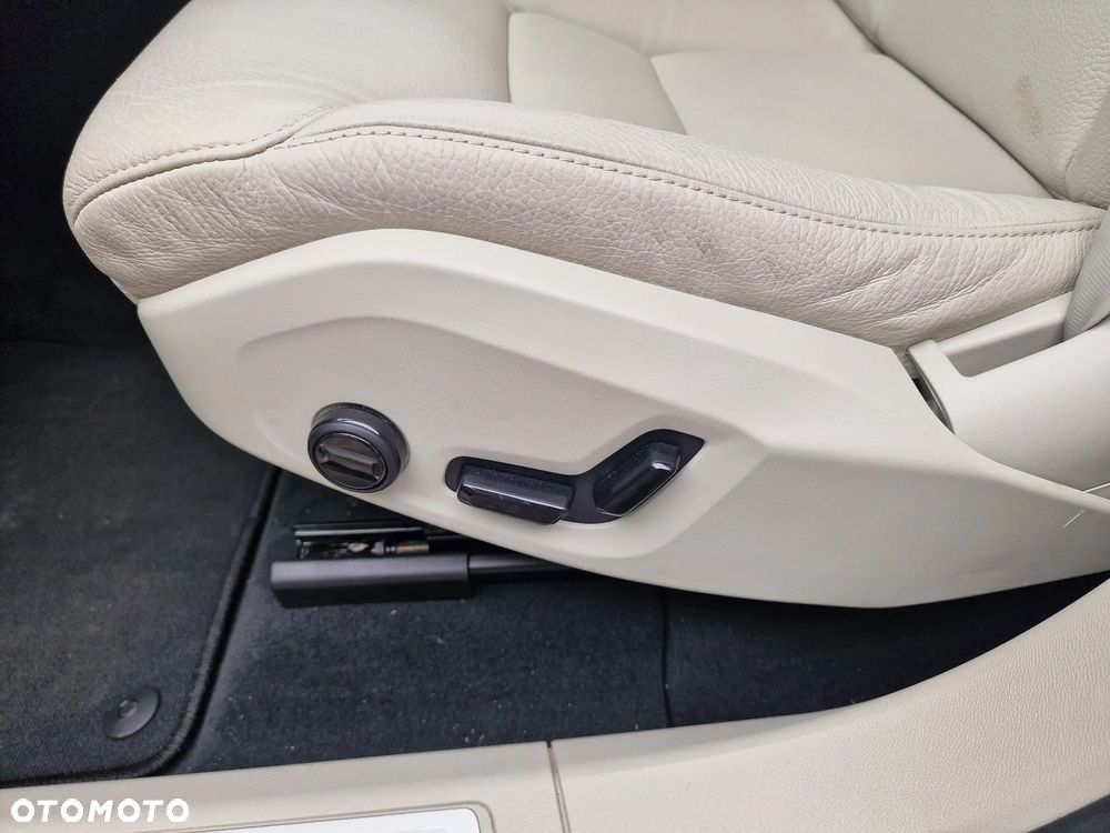 Volvo XC 60 T8 AWD Recharge Plus Bright - 16