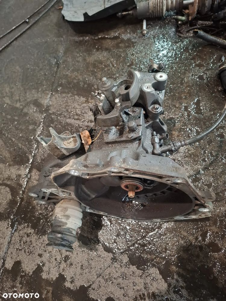 Skrzynia biegów opel Vectra c Zafira b 1.6 16V F17C419 na linki - 1