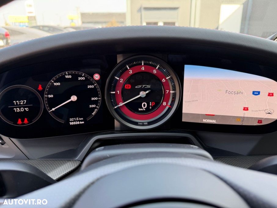 Porsche 911 Targa 4 GTS PDK - 12