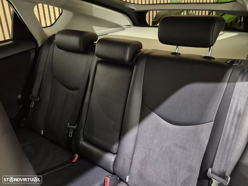 Toyota Prius 1.8 Plug-In Pack Premium - 34