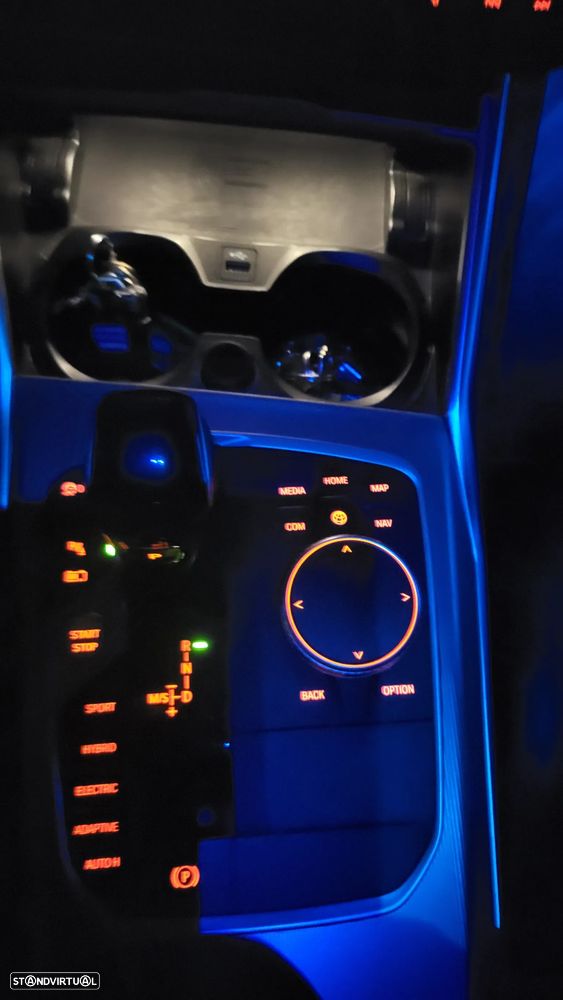 BMW 330 e Pack M Auto — fotografia 9