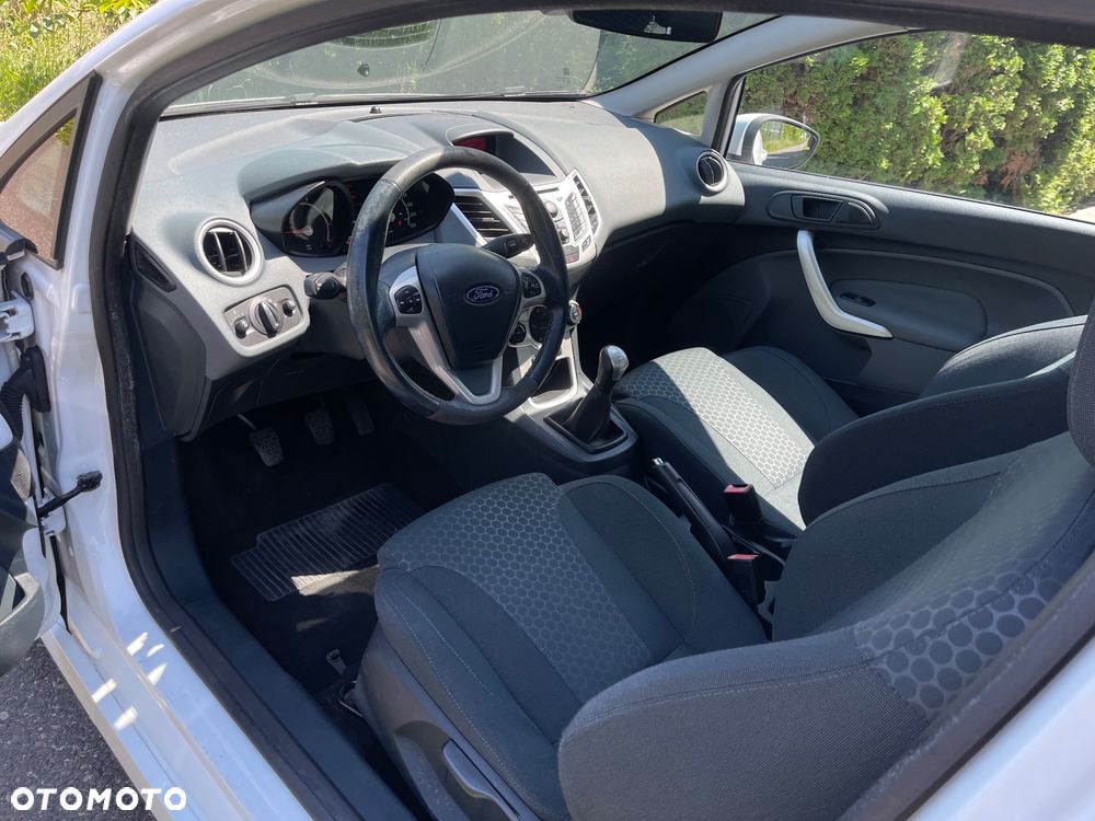 Ford Fiesta - 10