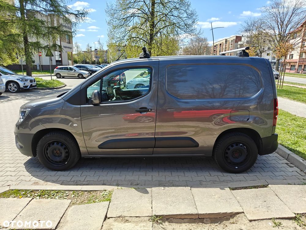 Opel Combo 1.5 CDTI Essentia S&S - 9