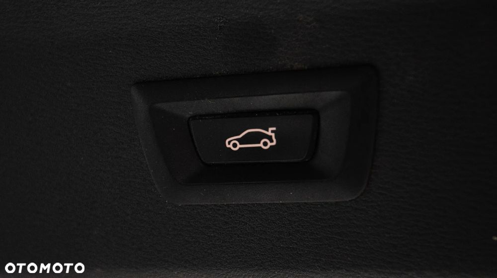 BMW X1 xDrive20i M Sport - 16