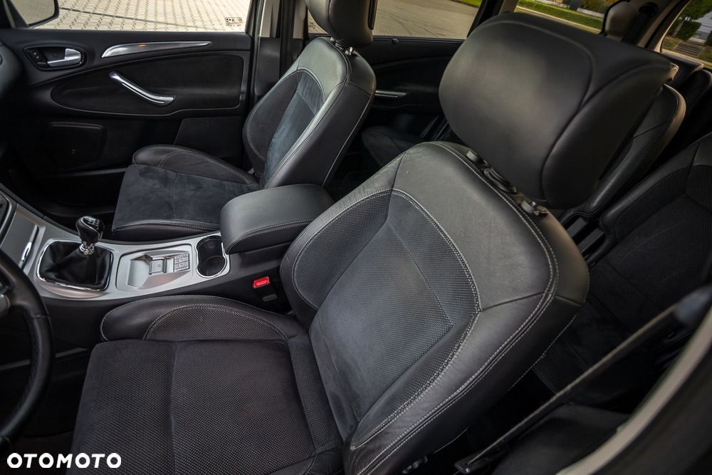 Ford Galaxy 2.2 TDCi Platinium X (Titanium) - 32