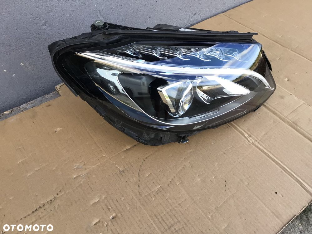 Lampa przednie lewa Mercedes C-klasa 205 Full Led - 2