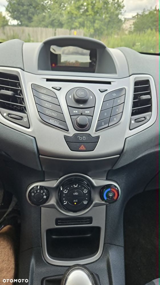 Ford Fiesta 1.6 TDCi Titanium - 10