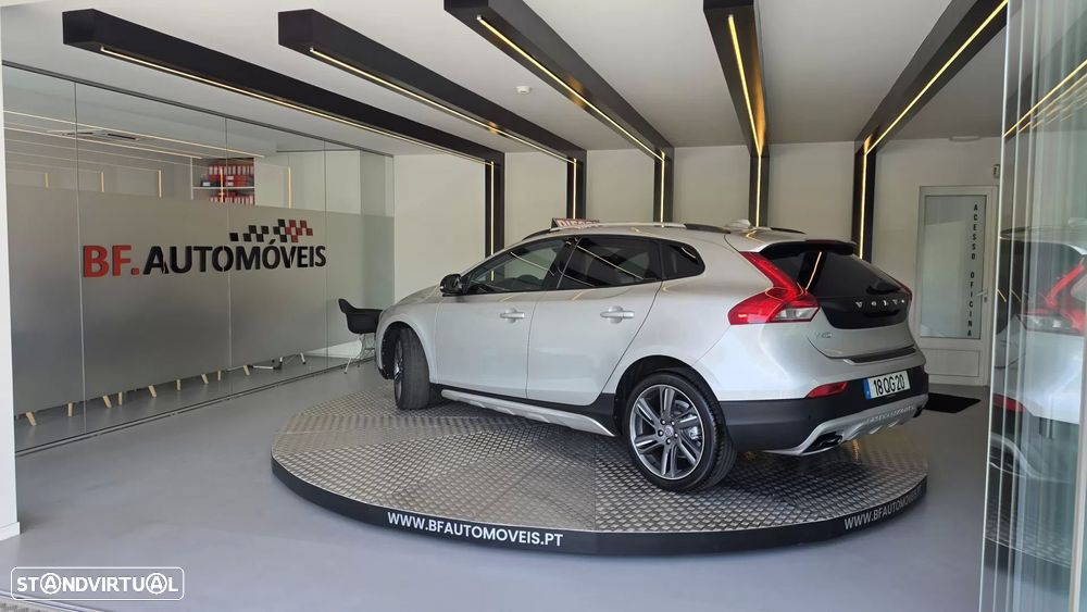 Volvo V40 Cross Country 1.6 D2 Summum - 4