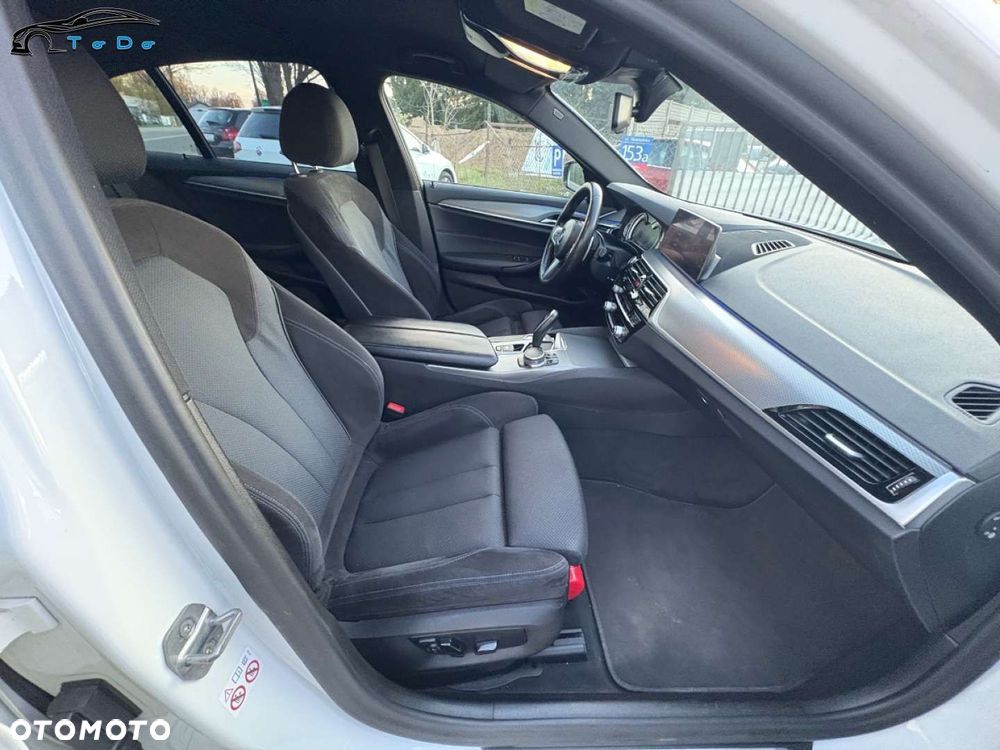 BMW Seria 5 520d M Sport - 28