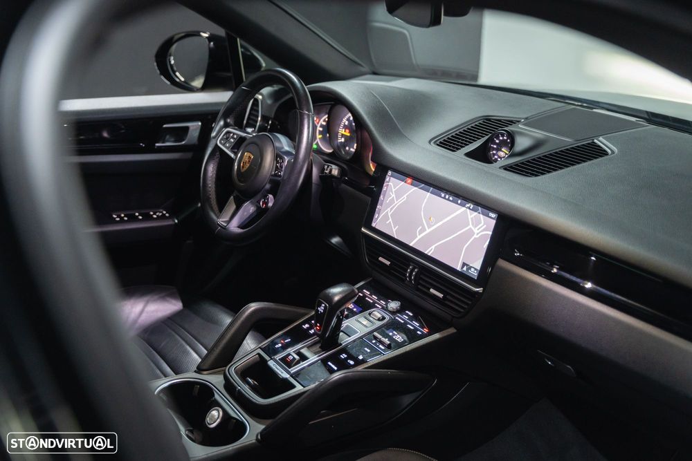 Porsche Cayenne Coupé E-Hybrid - 18