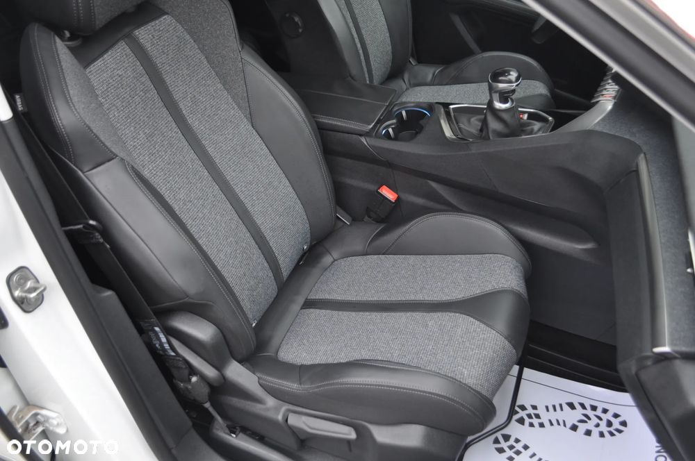 Peugeot 3008 2.0 BlueHDi Allure - 22