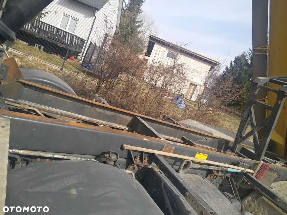 Mercedes-Benz ACTROS - 12