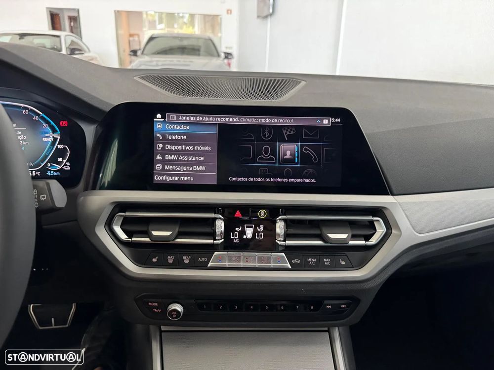 BMW 330 e Touring Pack M Auto - 26
