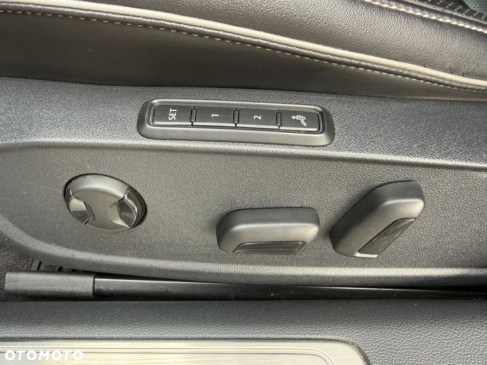 Volkswagen Arteon 2.0 TDI SCR 4Motion DSG Elegance - 37